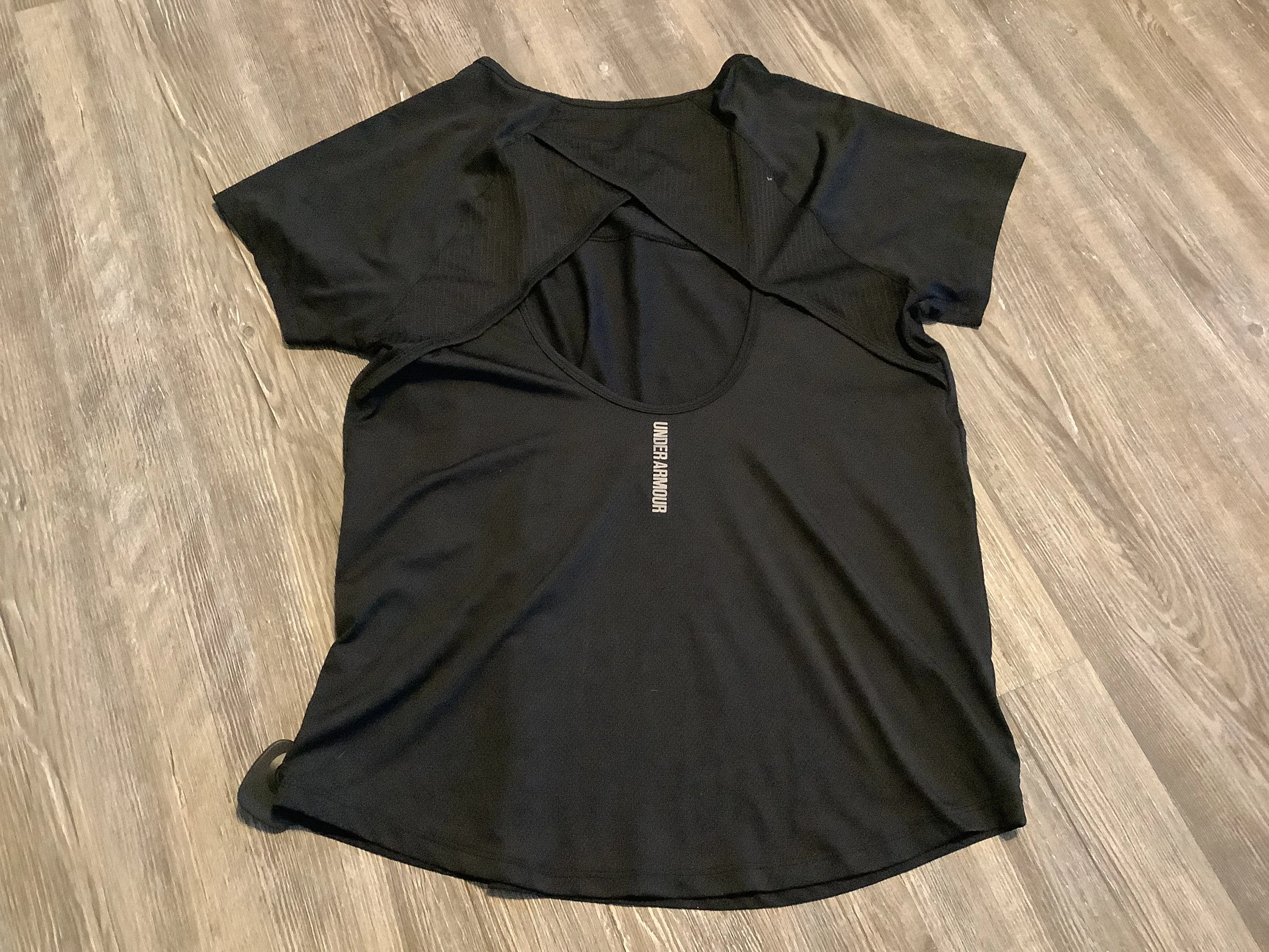 Athletic Top Short Sleeve By Under Armour In Black, Size: M