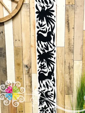 Black Small Solid Otomi Table Runner - Camino de Tenango