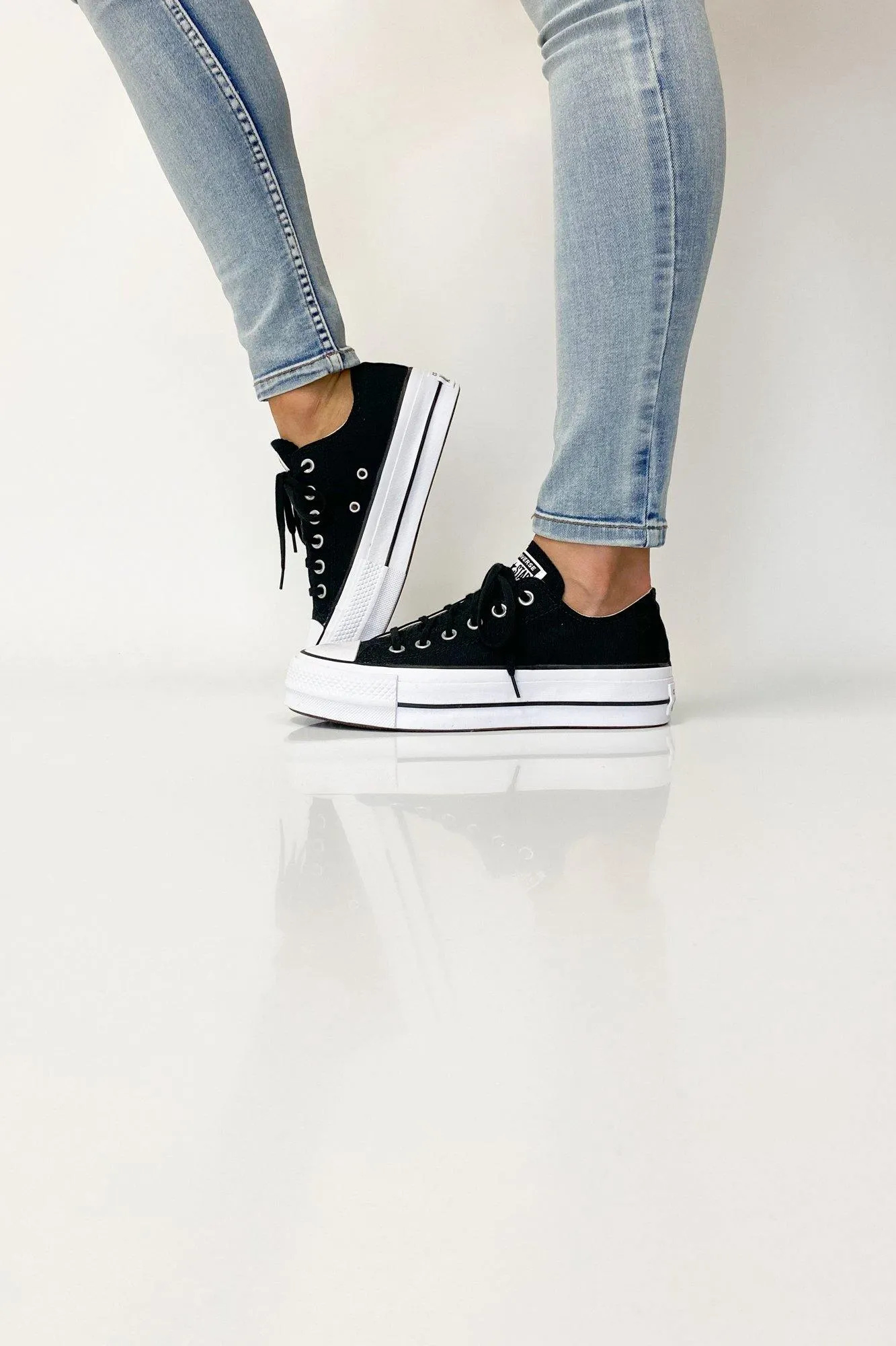 Converse Chuck Taylor All Star Lift Low Black