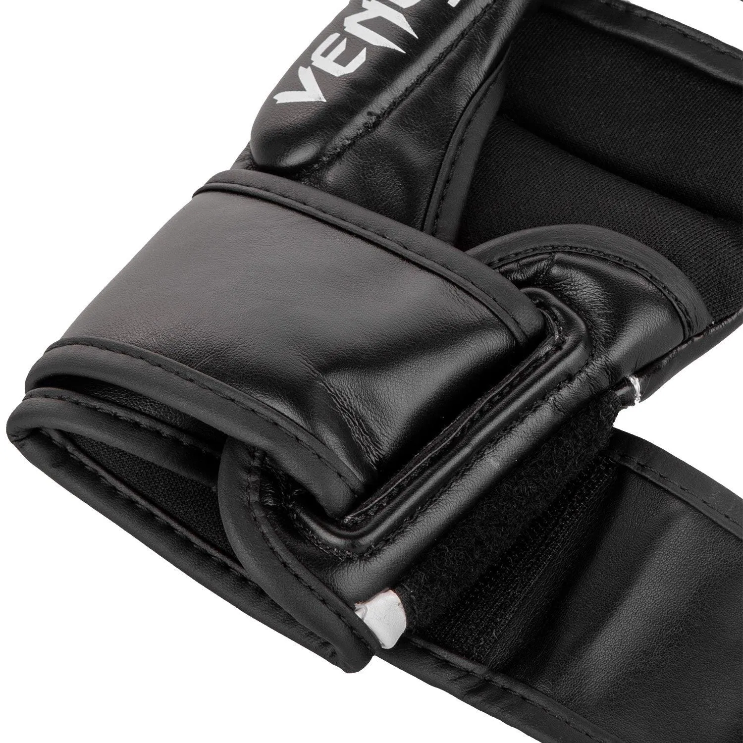 Guantes de Enfrentamiento Venum Challenger 3.0 - Blanco/Negro