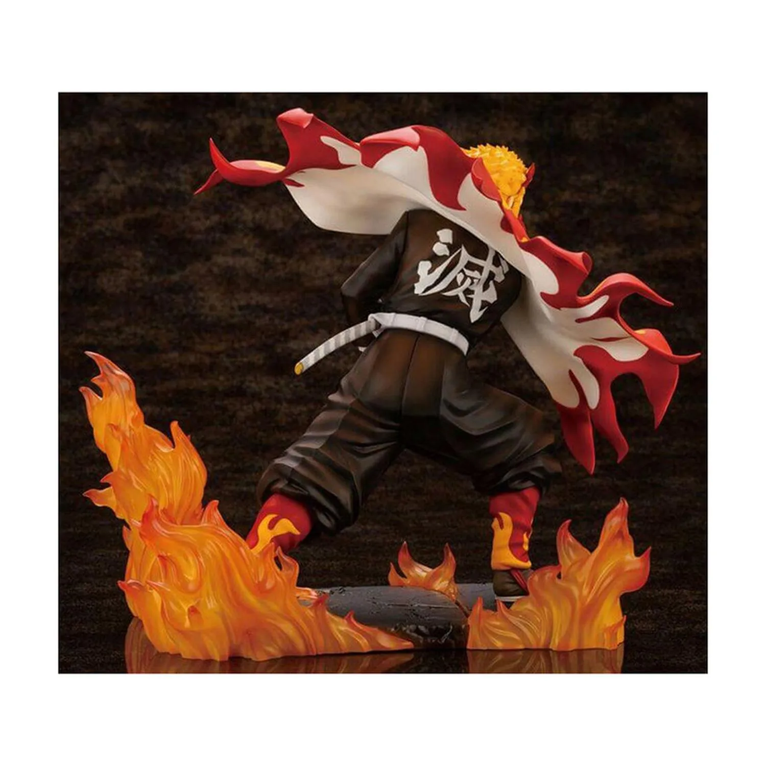 Kotobukiya Estatuilla Kyojuro Rengoku Demon Slayer: Kimetsu No Yaiba