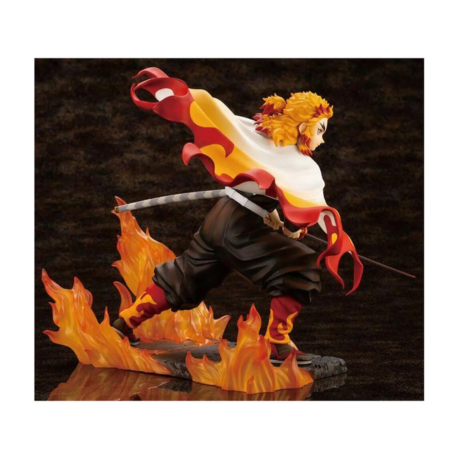 Kotobukiya Estatuilla Kyojuro Rengoku Demon Slayer: Kimetsu No Yaiba