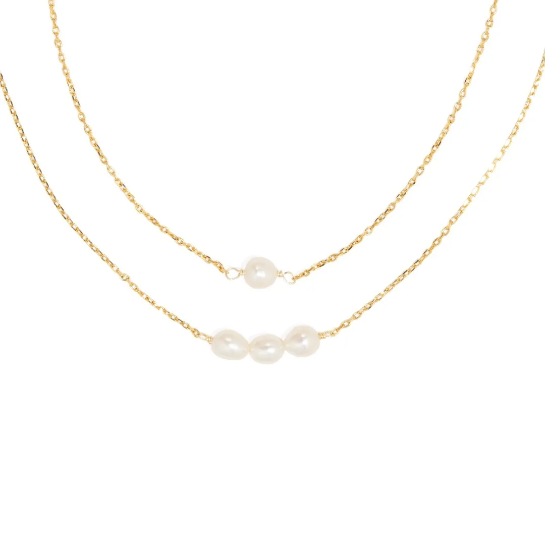 SKINNY TRIPLE PEARL NECKLACE